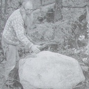 Billy, in the same position in front of the stone, in which he was struck by lightning. Photo from the 24th of April, 1990: Freddy Kropf.[167]