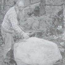 Billy, in the same position in front of the stone, in which he was struck by lightning. Photo from the 24th of April, 1990: Freddy Kropf.[159]