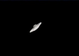 Sudor's beamship photographed at night on 5th June 2001 by a man who simply called himself "Ein Pirgler" and otherwise wished to remain anonymous.